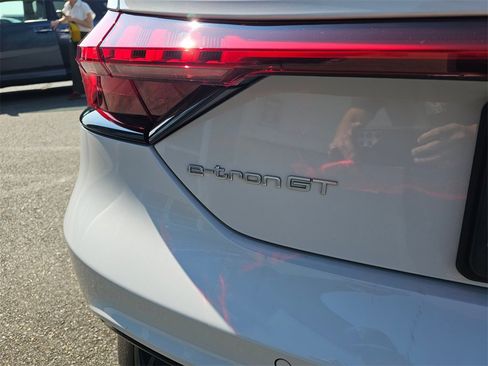 Used 2023 Audi e-tron GT Premium Plus image 17