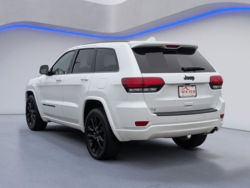 Certified 2022 Jeep Grand Cherokee Laredo X image 7
