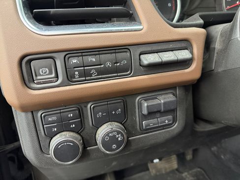 Used 2021 Chevrolet Tahoe High Country w/ Premium Package image 24