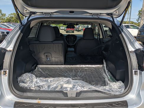 Certified 2025 Subaru Crosstrek 2.0i Premium image 13