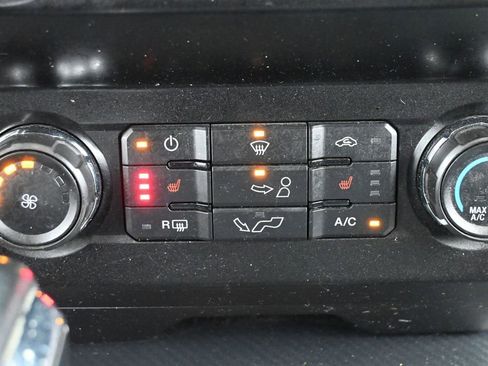 Used 2020 Ford F150 XLT w/ Equipment Group 302A Luxury AWD/4WD image 20