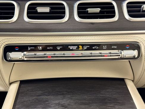 Used 2021 Mercedes-Benz GLS 580 4MATIC image 16