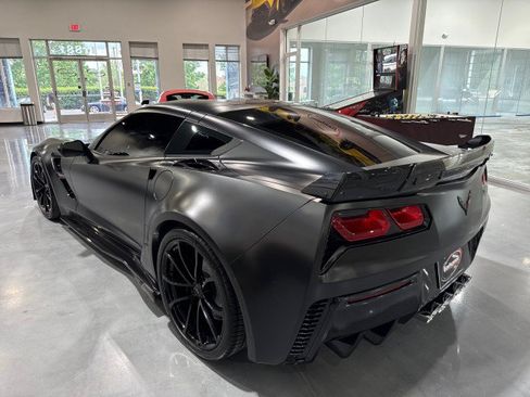 Used 2017 Chevrolet Corvette Grand Sport w/ Carbon Flash Badge Package RWD image 35