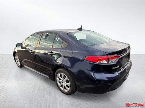 Certified 2022 Toyota Corolla LE FWD image 3