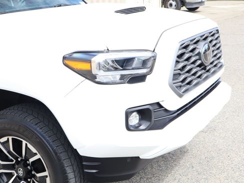 Used 2023 Toyota Tacoma TRD Sport w/ Advanced Technology Package AWD/4WD image 9