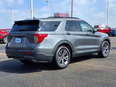 Used 2023 Ford Explorer XLT w/ Equipment Group 202A RWD image 7