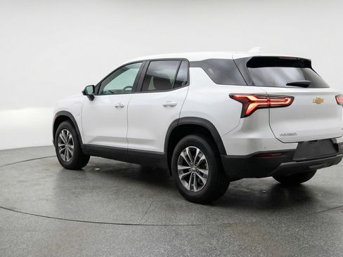 Used 2025 Chevrolet Equinox LT FWD image 6