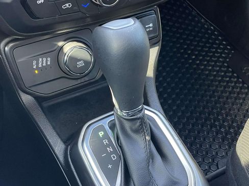 Used 2022 Jeep Renegade Limited w/ Sun, Sound & Wheels Group image 39