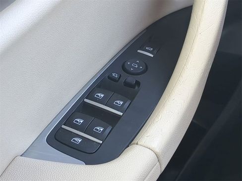 Used 2019 BMW X3 sDrive30i w/ Driving Assistance Package image 23