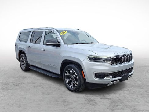 Used 2024 Jeep Wagoneer L Series III w/ Flexible Seating Group image 7