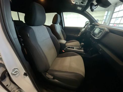 Certified 2021 Toyota Tacoma TRD Off-Road w/ Technology Package image 24