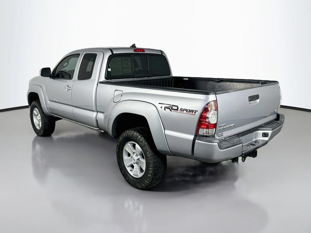 Used 2015 Toyota Tacoma 4x4 Access Cab V6 w/ TRD Sport Package image 5