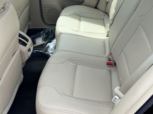 Used 2016 Ford Taurus SEL FWD image 14