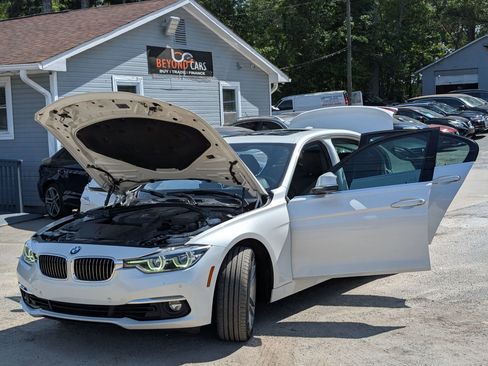 Used 2018 BMW 330i Sedan RWD image 10