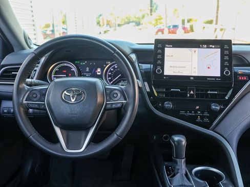 Used 2022 Toyota Camry XLE image 21