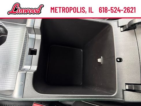 Used 2025 Jeep Grand Cherokee Altitude AWD/4WD image 22