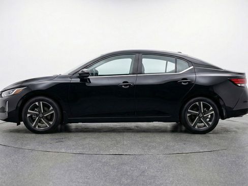 Used 2025 Nissan Sentra SV image 5