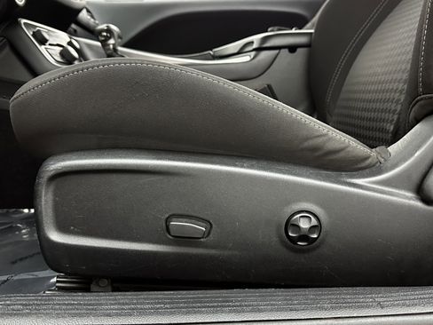 Used 2021 Dodge Challenger SXT w/ Driver Convenience Group image 13