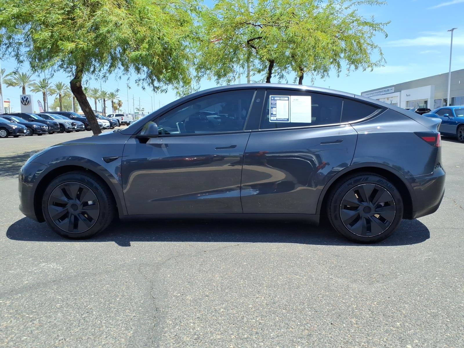 Used 2025 Tesla Model Y Long Range RWD image 4