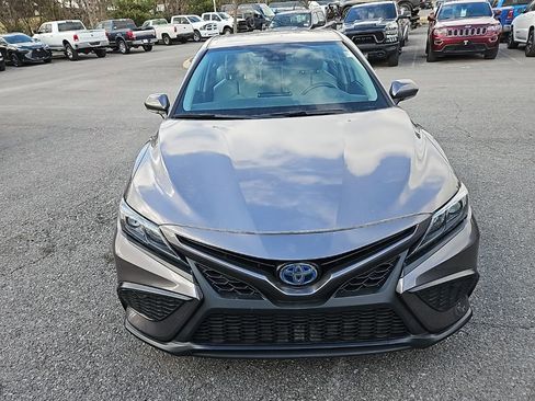 Used 2024 Toyota Camry SE image 2