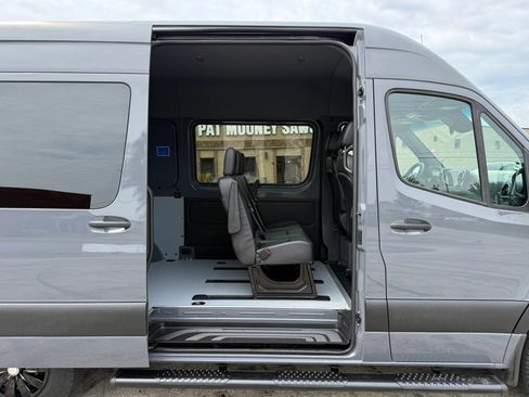 Used 2023 Mercedes-Benz Sprinter 2500 image 16