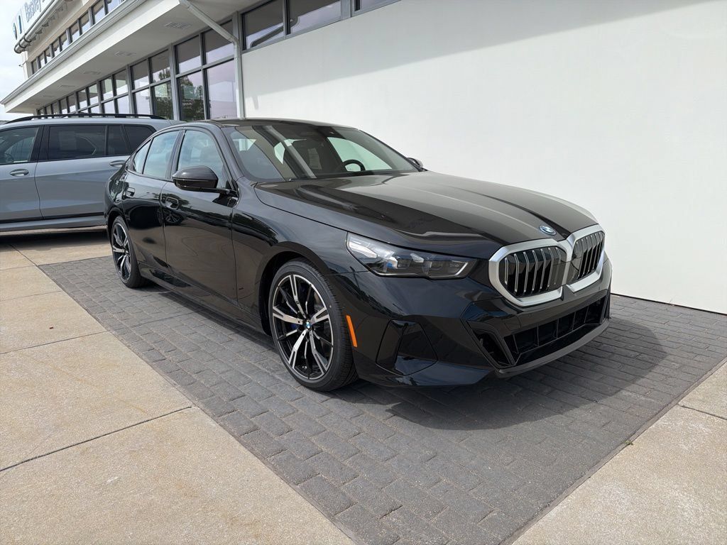 New 2027 BMW 550e xDrive AWD/4WD image 1