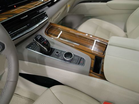 Used 2024 Cadillac Escalade Sport Platinum w/ LPO, ONYX Package image 31