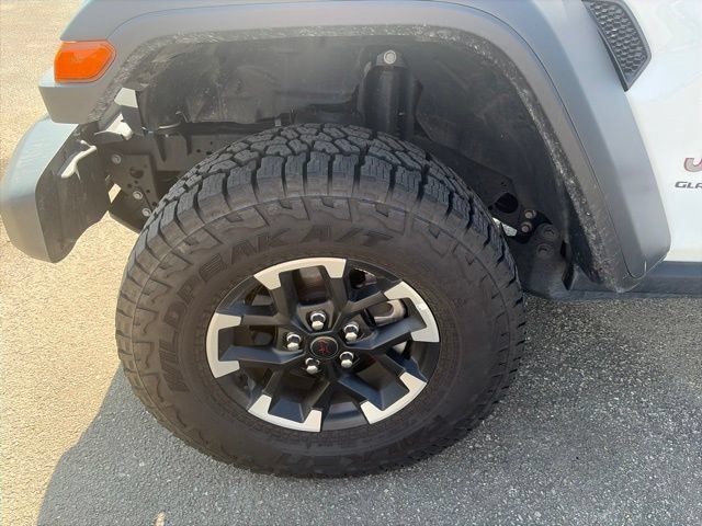 Used 2026 Jeep Gladiator Rubicon w/ Steel Power Dome Hood Package AWD/4WD image 10