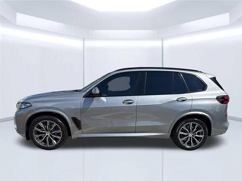 Used 2024 BMW X5 xDrive40i w/ M Sport Package AWD/4WD image 3