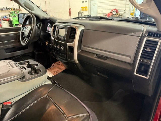 Used 2019 RAM 1500 Classic SLT AWD/4WD image 9