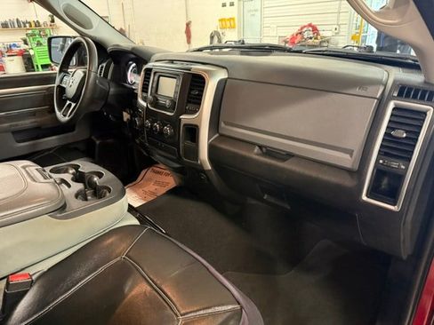 Used 2019 RAM 1500 Classic SLT AWD/4WD image 9