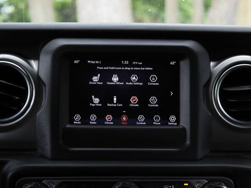 Used 2020 Jeep Wrangler Unlimited Sahara w/ Cold Weather Group AWD/4WD image 17