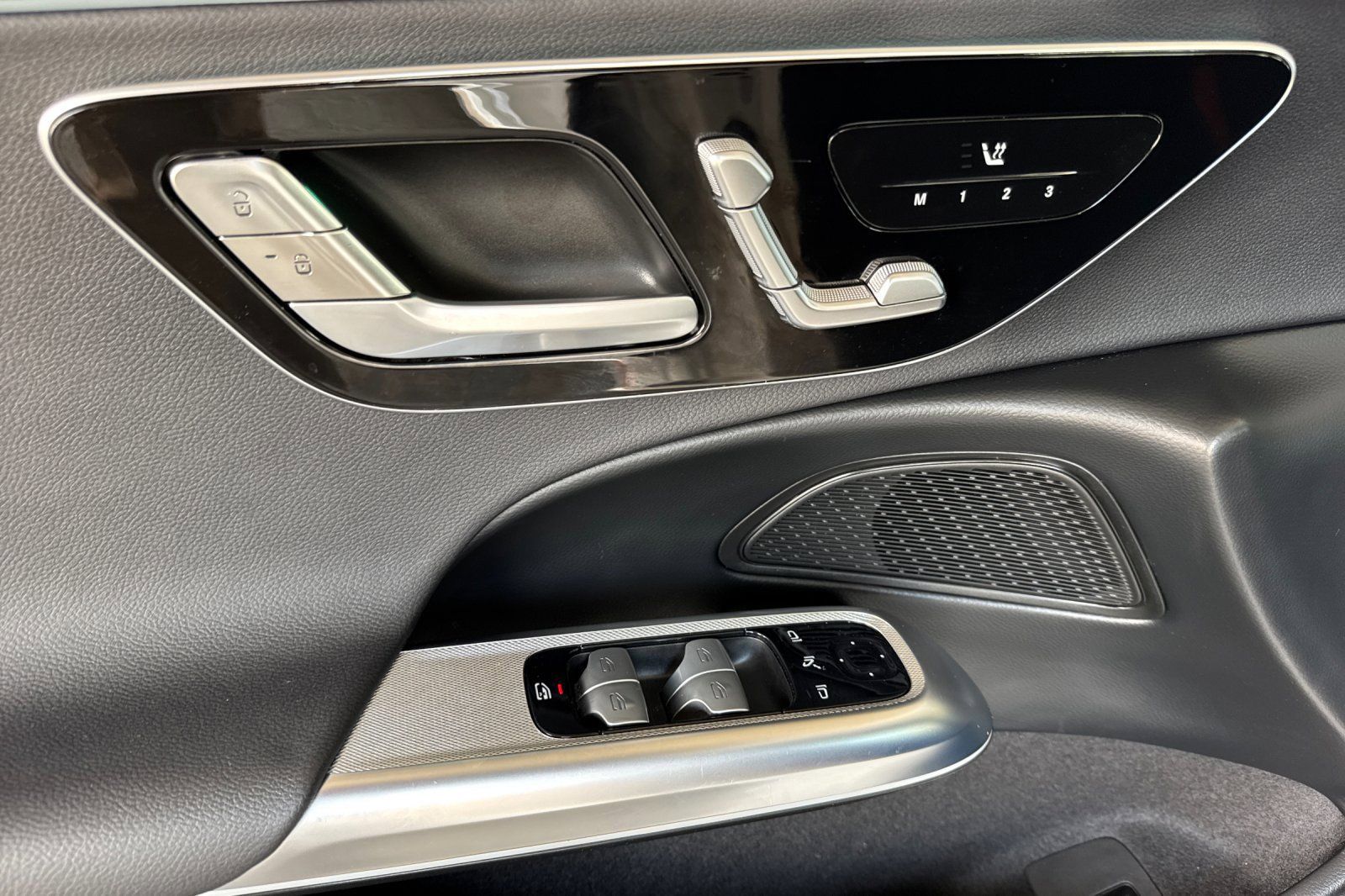 Certified 2025 Mercedes-Benz E 350 4MATIC Sedan image 12