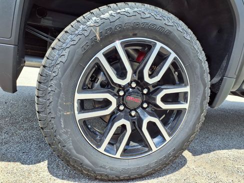 New 2026 GMC Sierra 1500 AT4 w/ AT4 Premium Package AWD/4WD image 25
