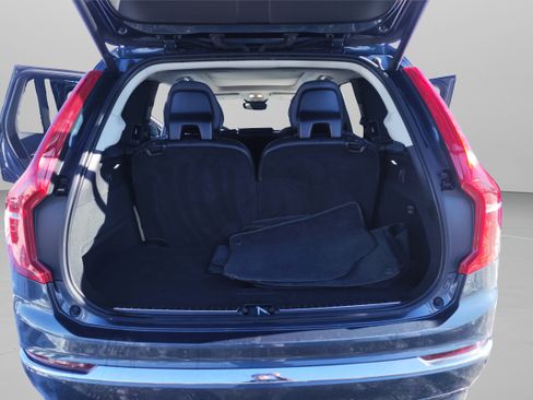 Used 2023 Volvo XC90 B5 Plus image 26