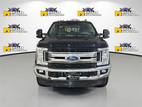 Used 2017 Ford F250 XLT w/ XLT Value Package image 2
