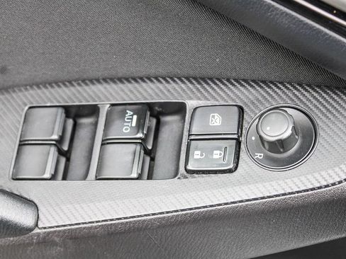 Used 2015 MAZDA MAZDA3 i Sport FWD image 20