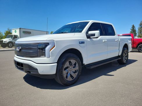 Used 2025 Ford F150 Lightning Lariat AWD/4WD image 2