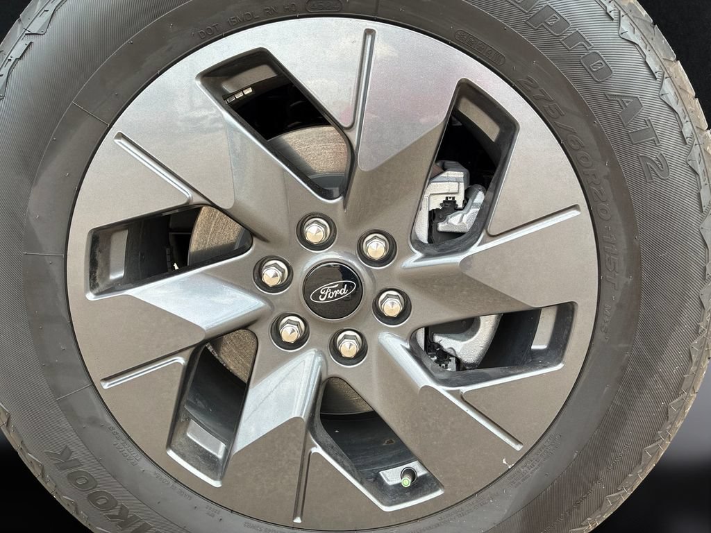 Used 2025 Ford F150 Lightning Flash AWD/4WD image 9