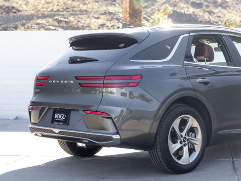 Used 2026 Genesis GV70 2.5T Advanced image 10