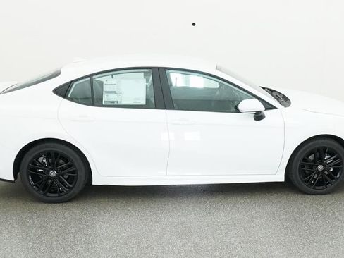 New 2026 Toyota Camry SE image 11