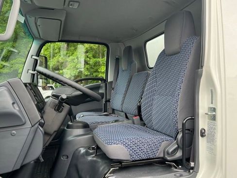 New 2025 Chevrolet Low Cab Forward image 9