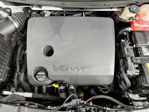 Used 2023 Chevrolet Traverse LT FWD image 34