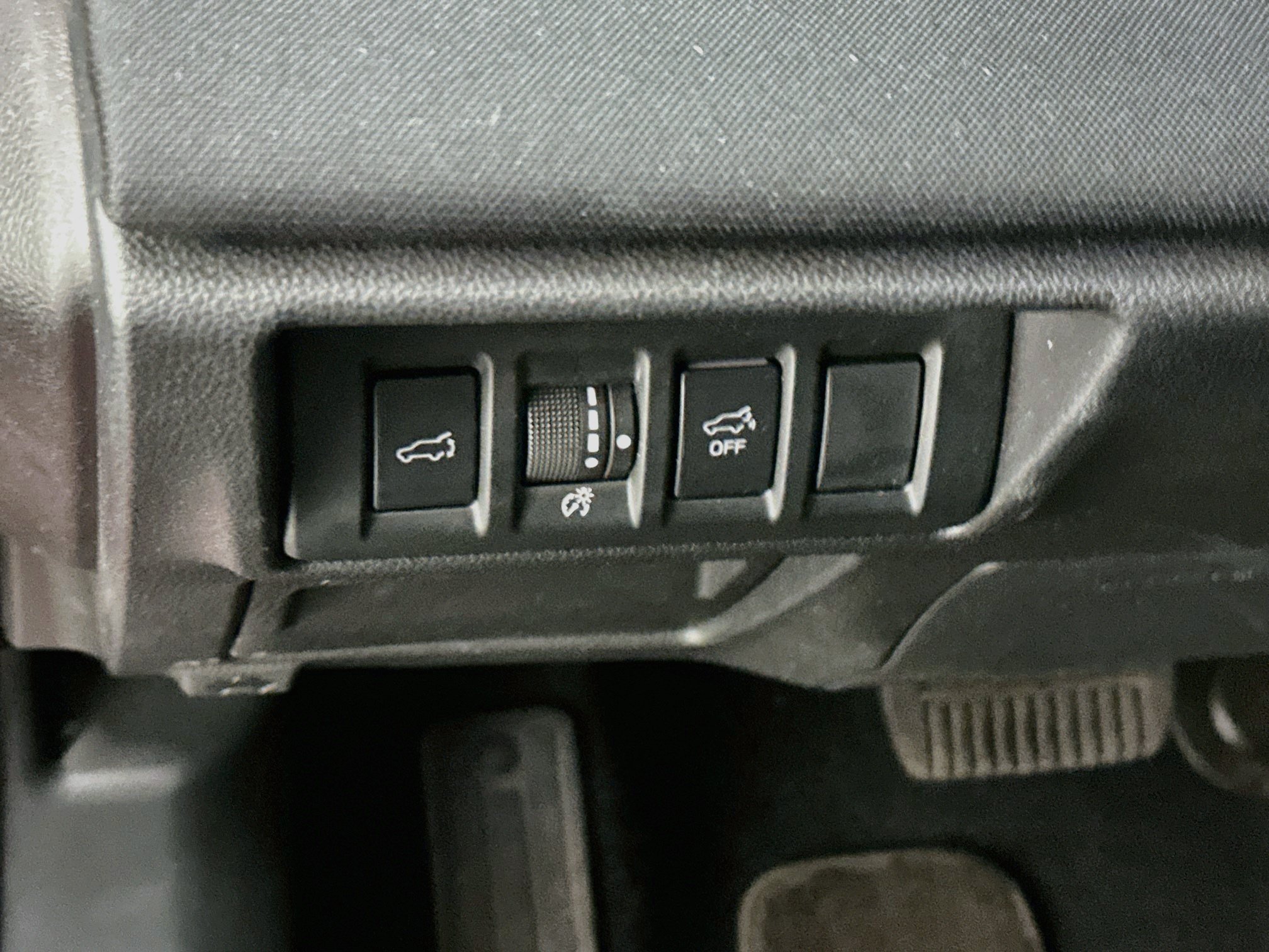 Used 2025 Subaru Outback Premium AWD/4WD image 17