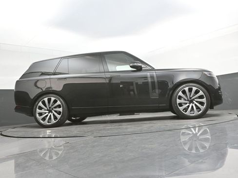 New 2026 Land Rover Range Rover Long Wheelbase SE AWD/4WD image 38