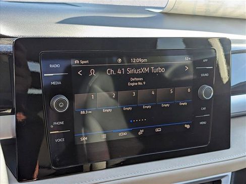 New 2025 Volkswagen Taos SE image 12