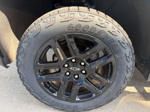 Used 2021 Chevrolet Silverado 1500 LT Trail Boss w/ Bed Protection Package AWD/4WD image 24