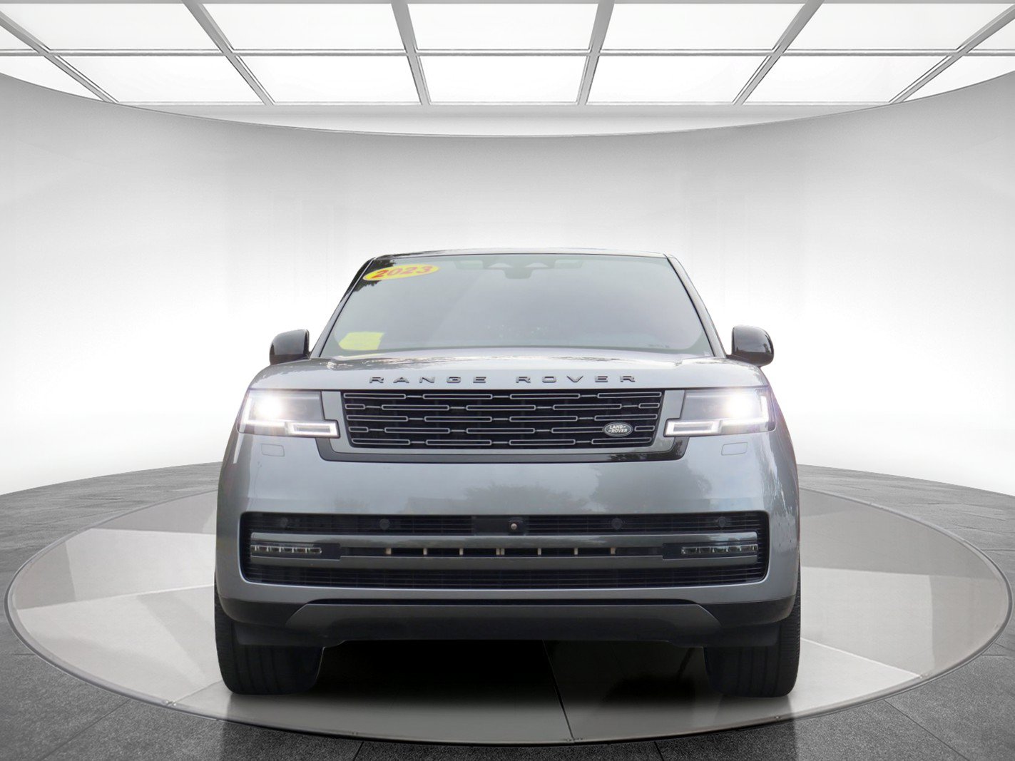 Used 2023 Land Rover Range Rover SE AWD/4WD image 2