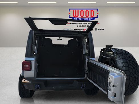 Used 2018 Jeep Wrangler Unlimited Sport S AWD/4WD image 8