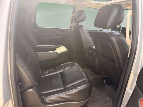 Used 2013 Chevrolet Suburban LT AWD/4WD image 11
